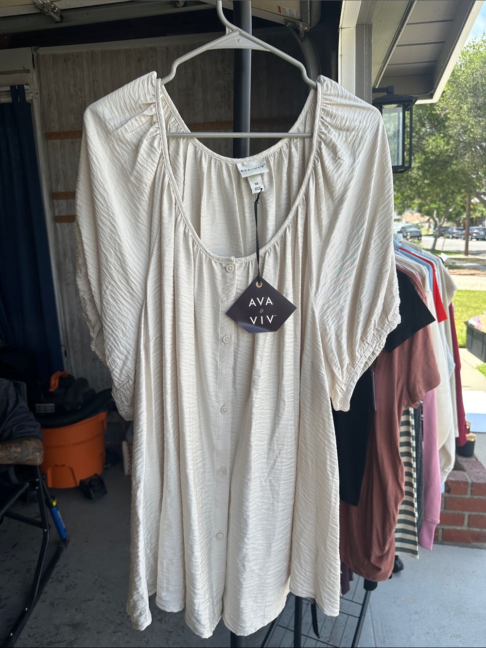 Ava & Viv Cream Button-Front Swing Blouse